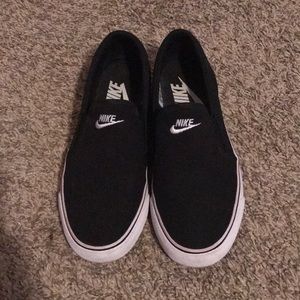 Nike slip on